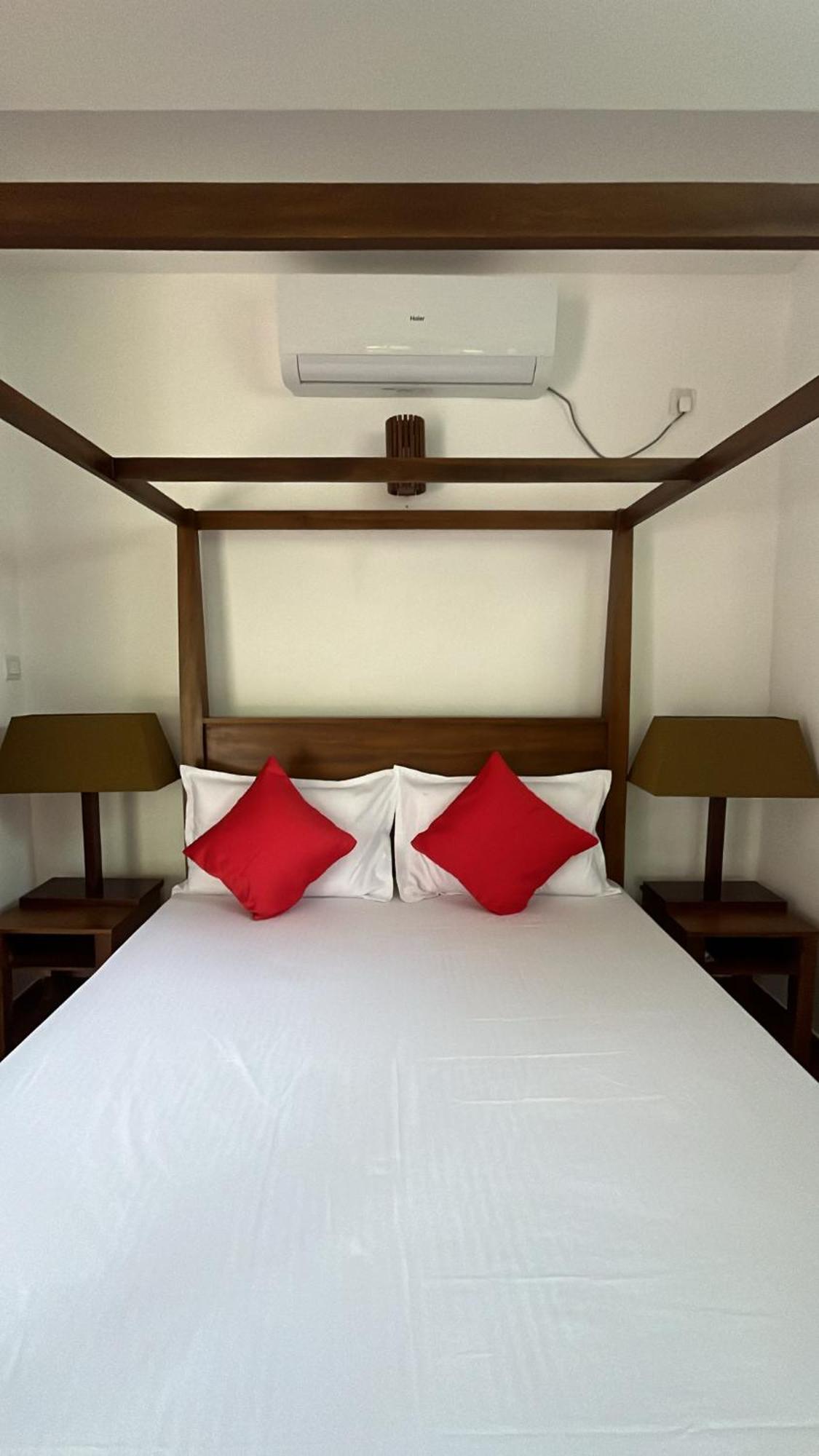 Beach Club Apartments Induruwa Zewnętrze zdjęcie